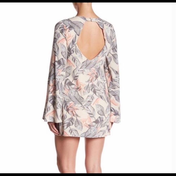 DRESS FORUM 🌿 Sz. S bell sleeved mini dress - Picture 6 of 6